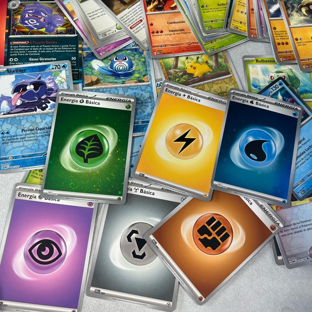 Random Pokemon Stack (cards in Spanish) - Picture 3 of 4
